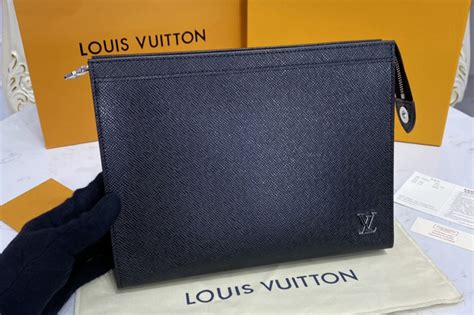 lv m30450|Pochette Voyage Taiga Leather .